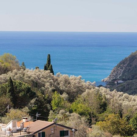 Casa Vacanza Il Portico 모네글리아 외부 사진