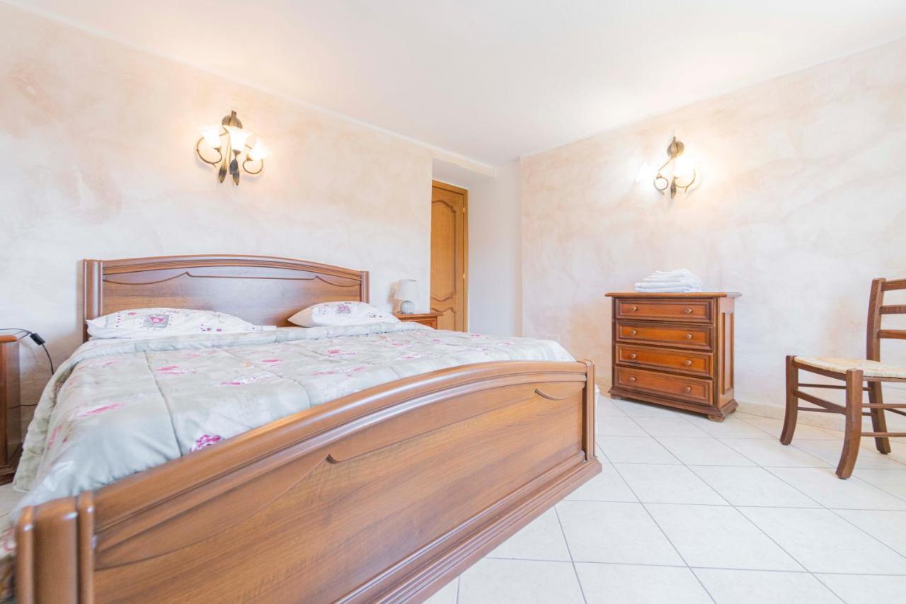 Casa Vacanza Il Portico 모네글리아 외부 사진