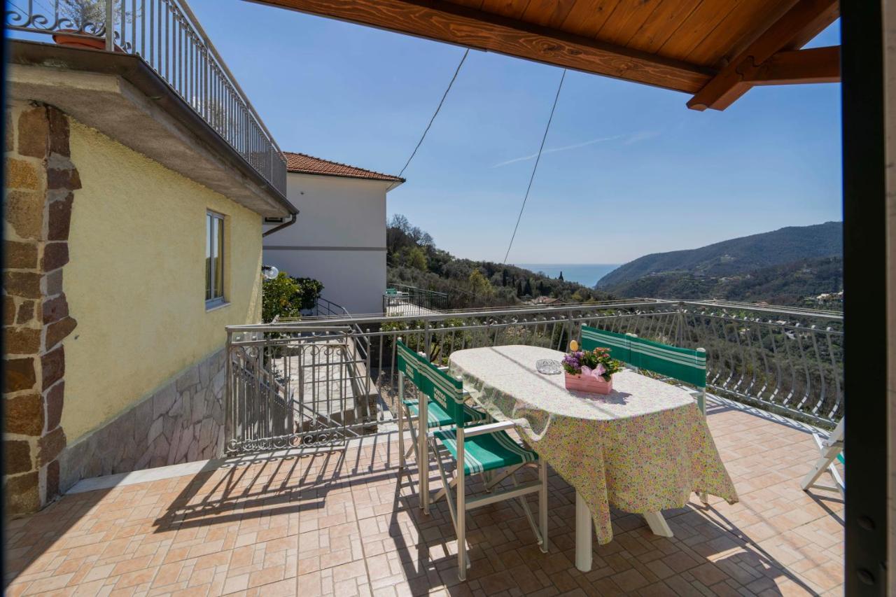 Casa Vacanza Il Portico 모네글리아 외부 사진