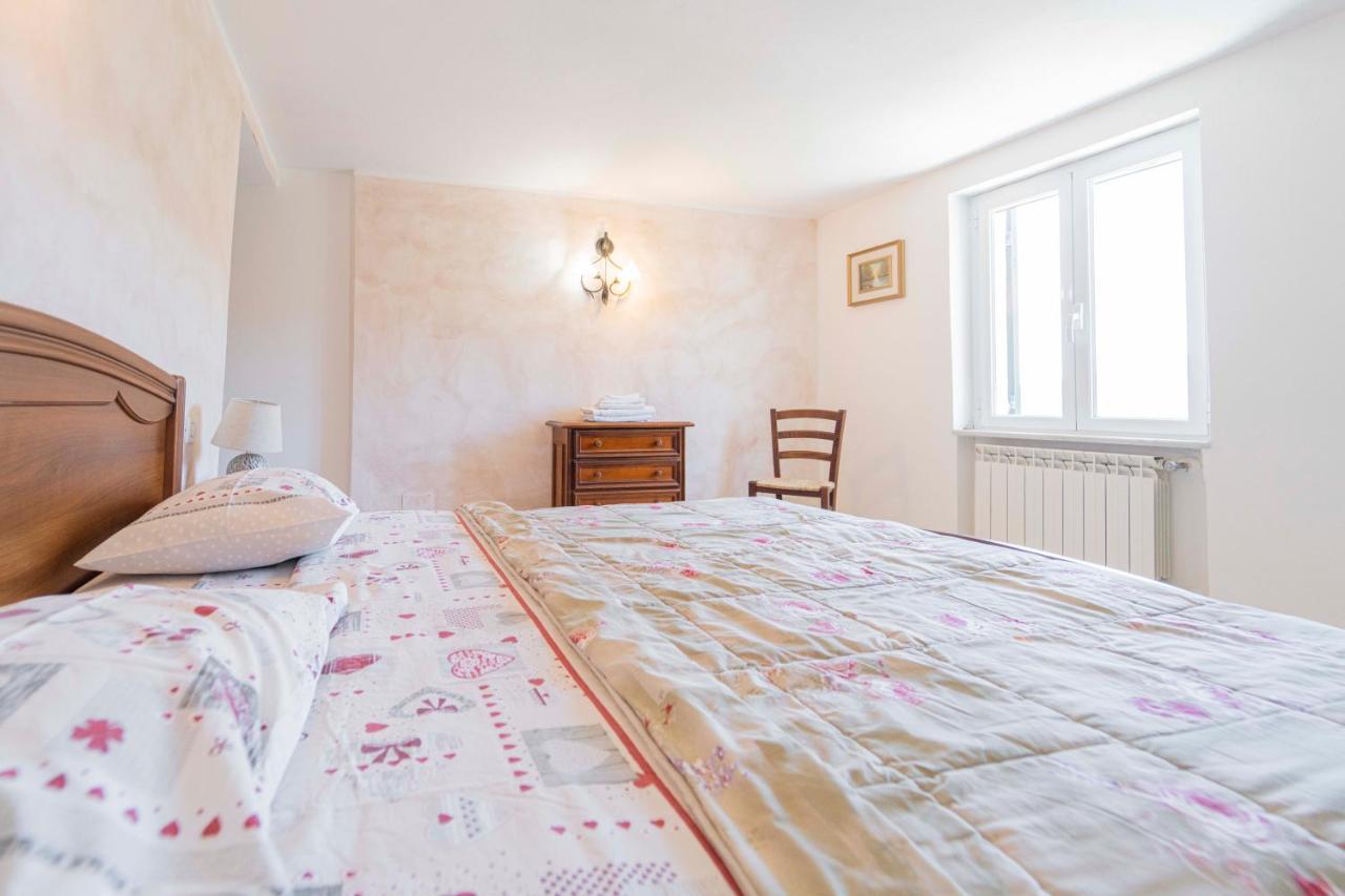 Casa Vacanza Il Portico 모네글리아 외부 사진