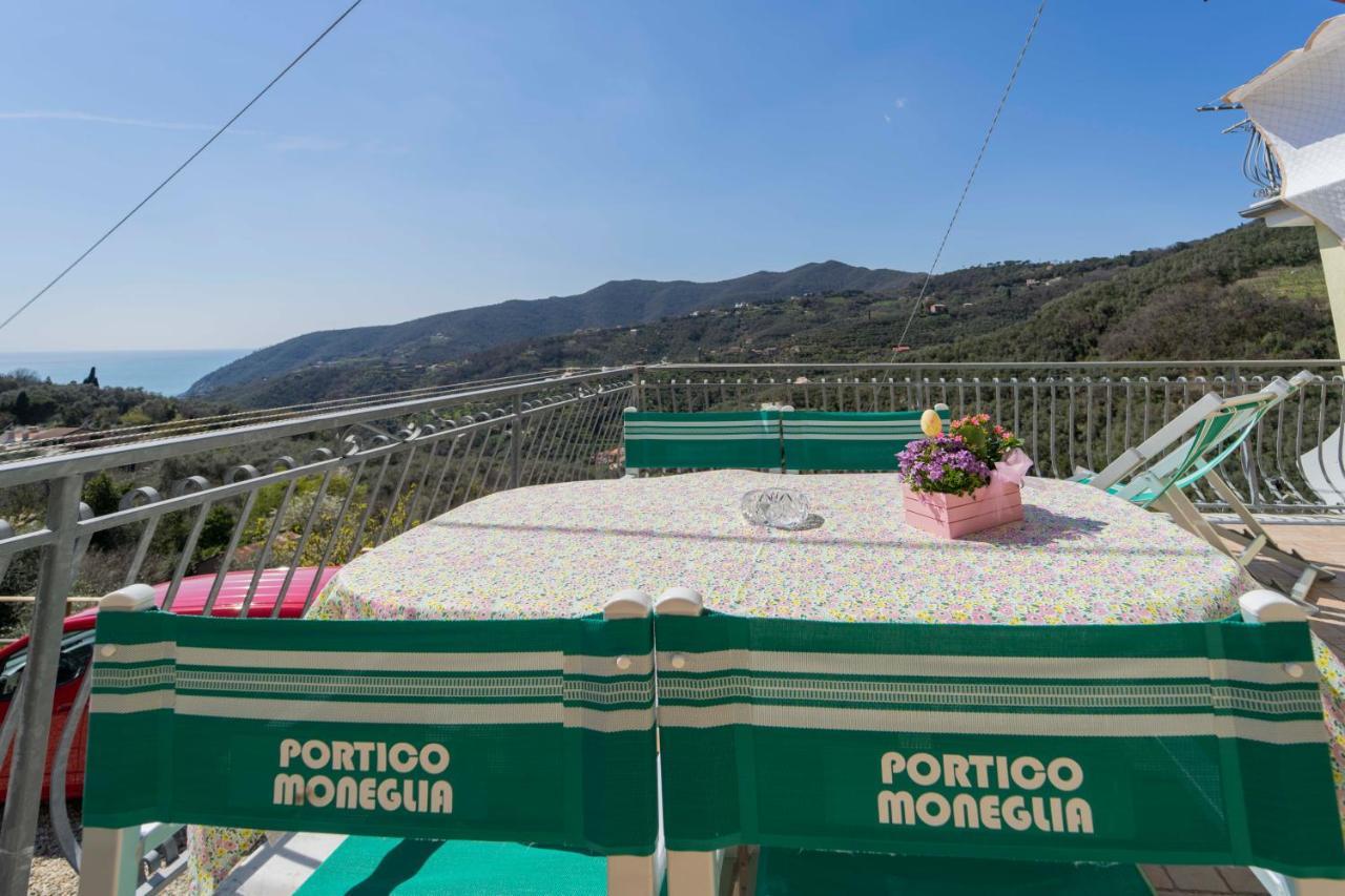 Casa Vacanza Il Portico 모네글리아 외부 사진