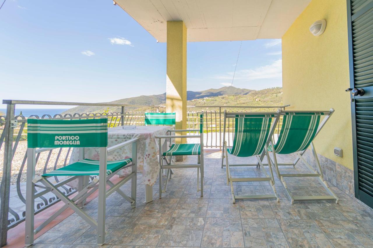 Casa Vacanza Il Portico 모네글리아 외부 사진