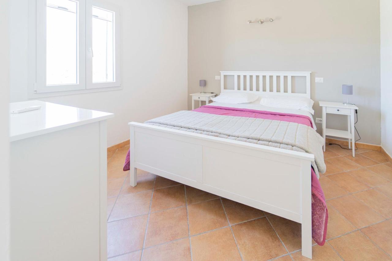 Casa Vacanza Il Portico 모네글리아 외부 사진