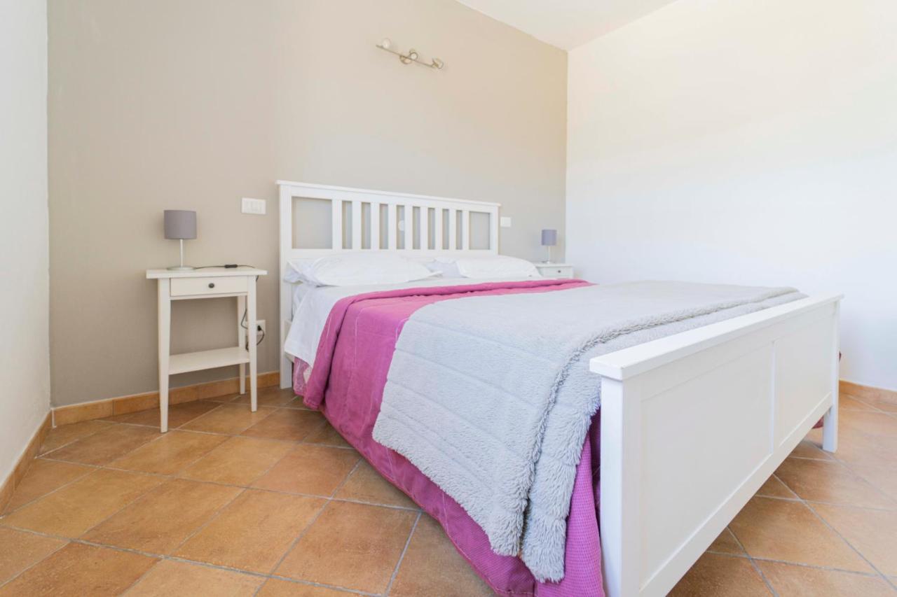 Casa Vacanza Il Portico 모네글리아 외부 사진