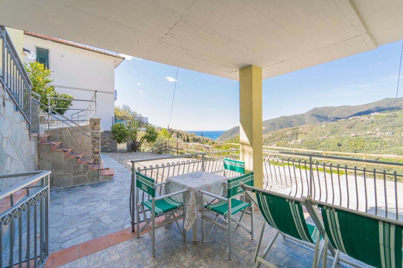 Casa Vacanza Il Portico 모네글리아 외부 사진