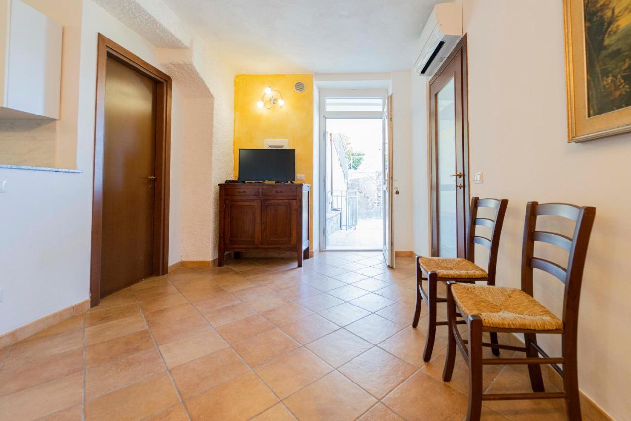 Casa Vacanza Il Portico 모네글리아 외부 사진