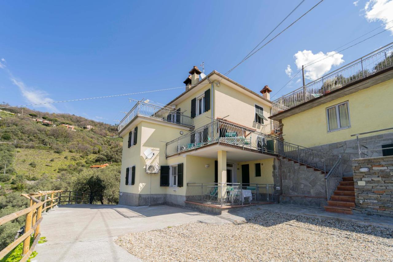 Casa Vacanza Il Portico 모네글리아 외부 사진