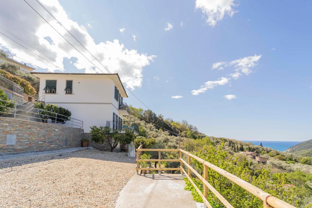 Casa Vacanza Il Portico 모네글리아 외부 사진