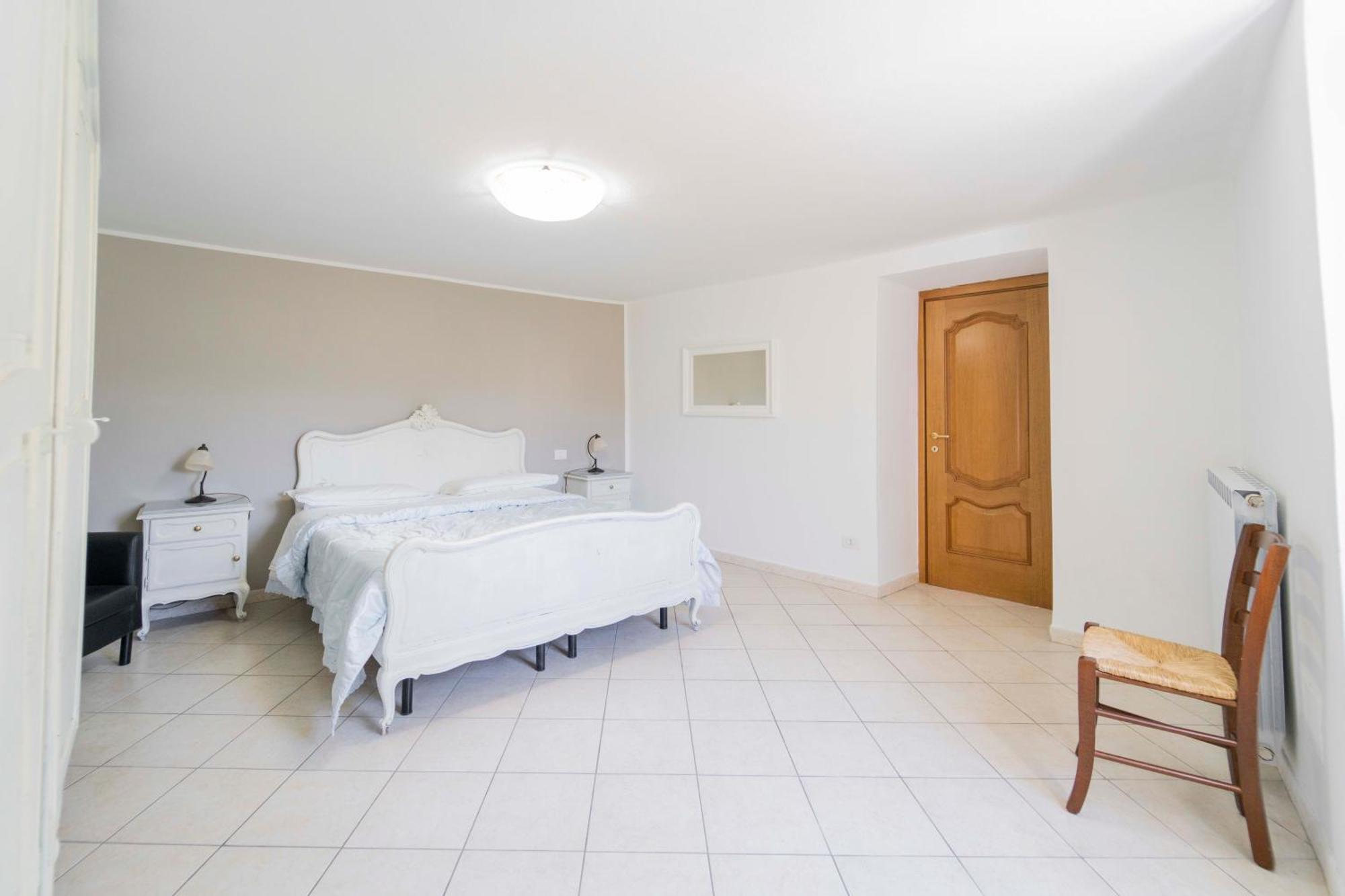 Casa Vacanza Il Portico 모네글리아 객실 사진